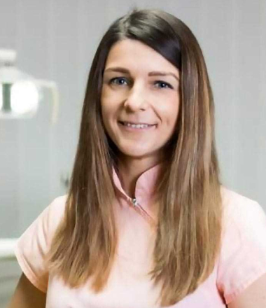 dr. Savanya Mónika